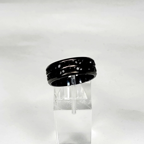 Double Row Titanium Ring - Picture 9 of 9